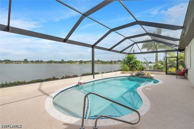 2078 Grove DR, Naples, FL 34120