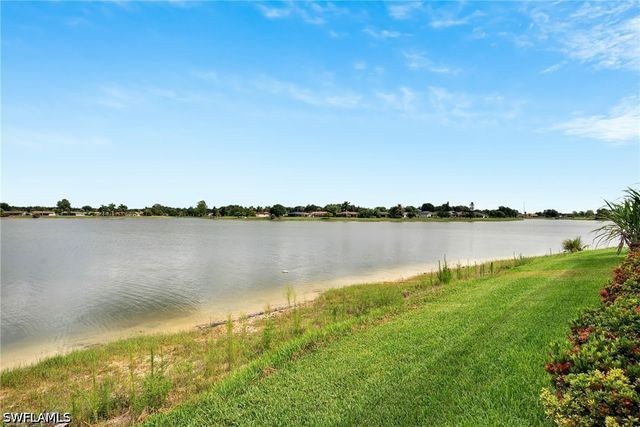 2078 Grove DR, Naples, FL 34120