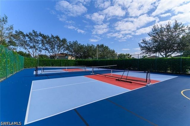 2078 Grove DR, Naples, FL 34120