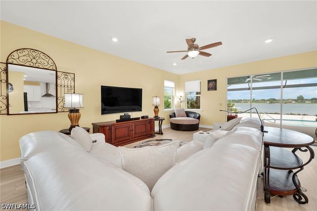2078 Grove DR, Naples, FL 34120