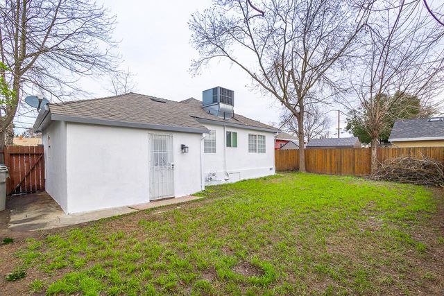 3908 23rd Ave, Sacramento, CA 95820
