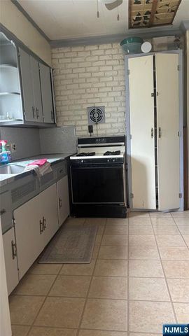 324 Harrison Avenue, Hasbrouck Heights, NJ 07604