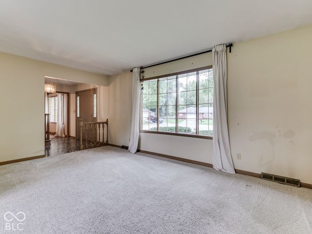 594 Watterson Court, Indianapolis, IN 46217