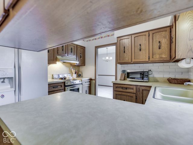 594 Watterson Court, Indianapolis, IN 46217