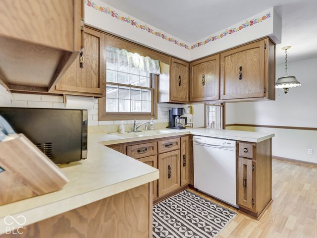 594 Watterson Court, Indianapolis, IN 46217
