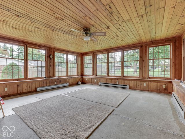 594 Watterson Court, Indianapolis, IN 46217