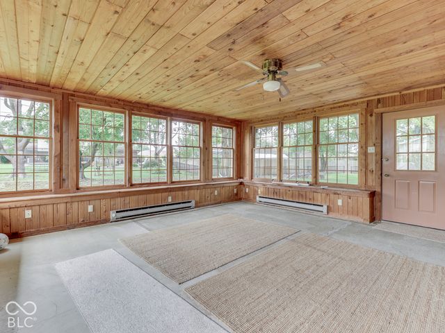 594 Watterson Court, Indianapolis, IN 46217