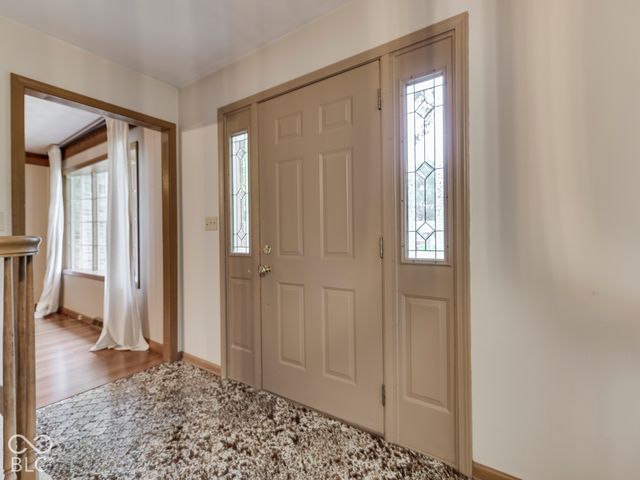 594 Watterson Court, Indianapolis, IN 46217