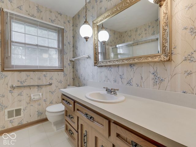 594 Watterson Court, Indianapolis, IN 46217