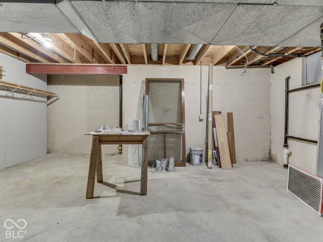 594 Watterson Court, Indianapolis, IN 46217