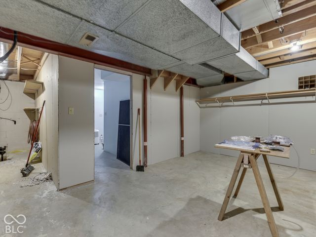 594 Watterson Court, Indianapolis, IN 46217