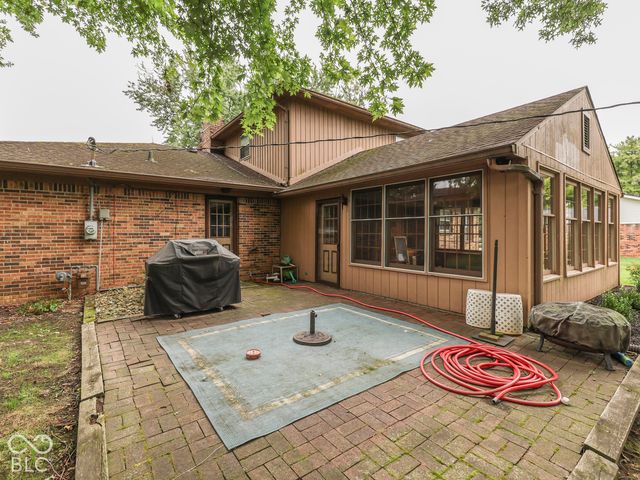 594 Watterson Court, Indianapolis, IN 46217