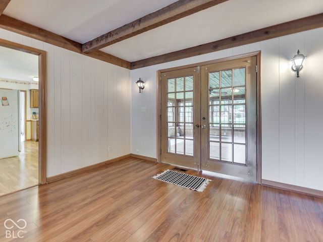 594 Watterson Court, Indianapolis, IN 46217