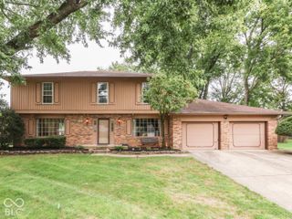 594 Watterson Court, Indianapolis, IN 46217