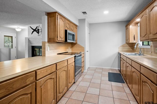 138 GREEN KNOLL, Holly Lake Ranch, TX 75765