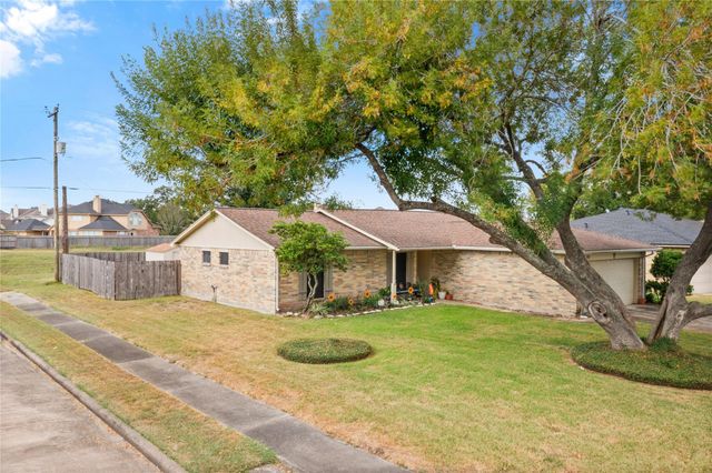 415 Morningside Drive, League City, TX 77573