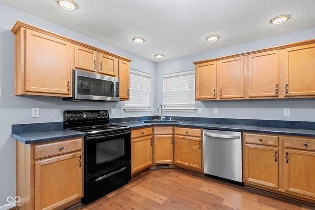 4522 Brandon Circle, Sellersburg, IN 47172