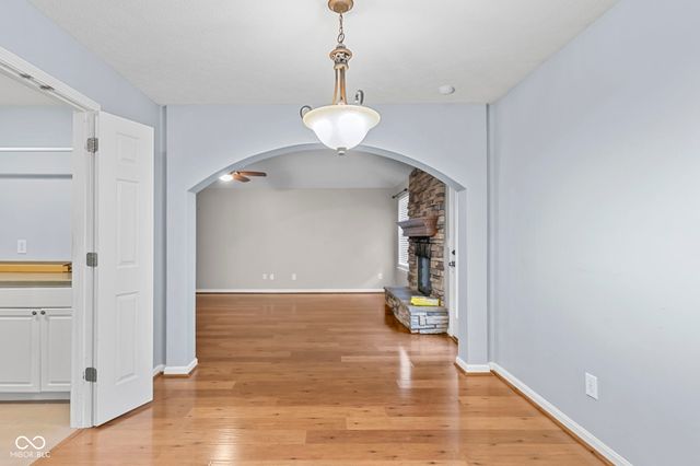 4522 Brandon Circle, Sellersburg, IN 47172