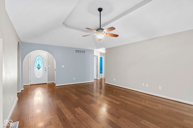 4522 Brandon Circle, Sellersburg, IN 47172