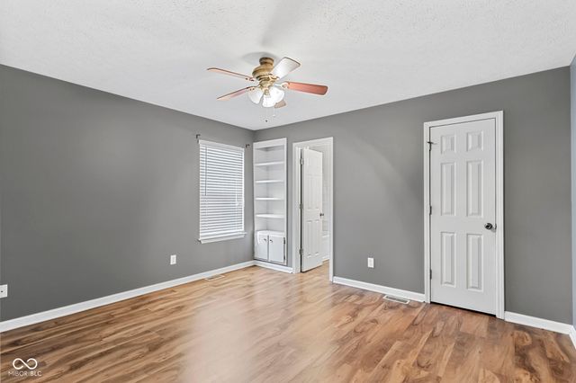 4522 Brandon Circle, Sellersburg, IN 47172