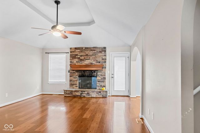 4522 Brandon Circle, Sellersburg, IN 47172