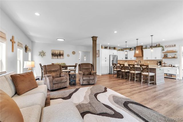 9031 Somerset Way, Clarence, NY 14032