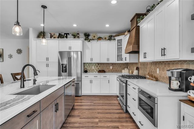 9031 Somerset Way, Clarence, NY 14032