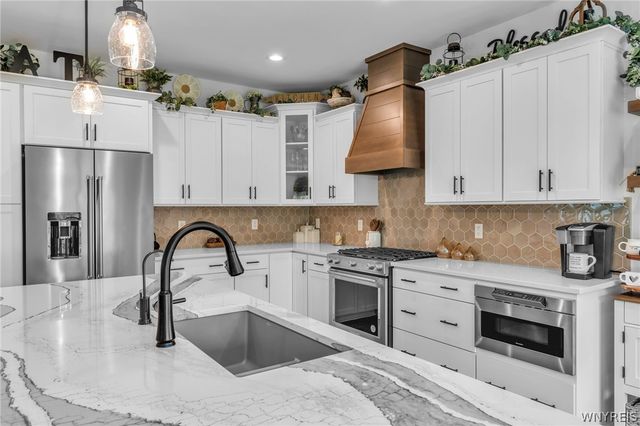 9031 Somerset Way, Clarence, NY 14032