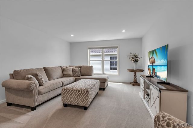 9031 Somerset Way, Clarence, NY 14032