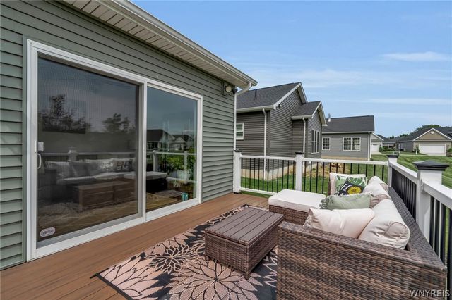 9031 Somerset Way, Clarence, NY 14032