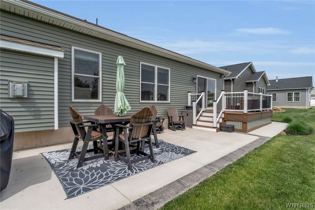 9031 Somerset Way, Clarence, NY 14032