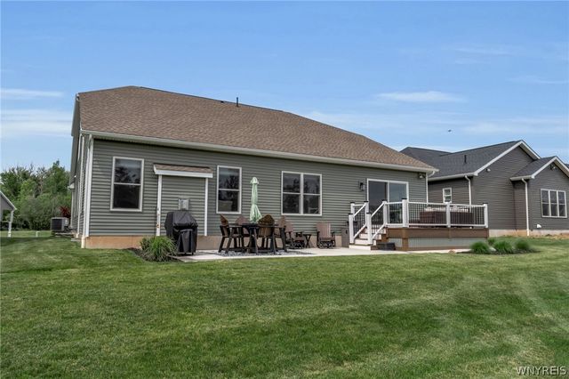 9031 Somerset Way, Clarence, NY 14032