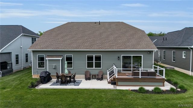 9031 Somerset Way, Clarence, NY 14032