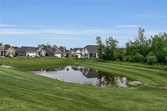 9031 Somerset Way, Clarence, NY 14032