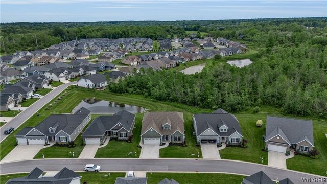 9031 Somerset Way, Clarence, NY 14032