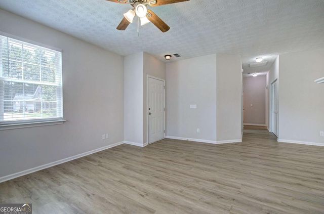560 Windcroft Circle NW, Acworth, GA 30101