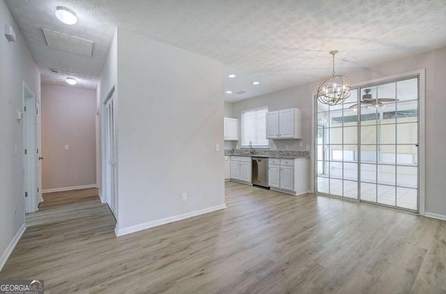 560 Windcroft Circle NW, Acworth, GA 30101