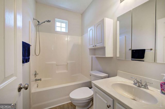 560 Windcroft Circle NW, Acworth, GA 30101