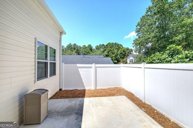 560 Windcroft Circle NW, Acworth, GA 30101