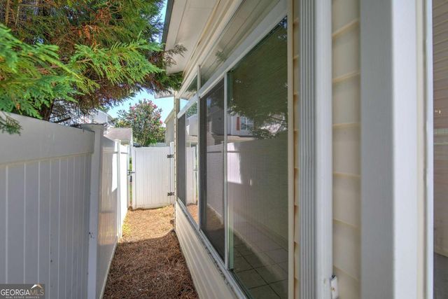 560 Windcroft Circle NW, Acworth, GA 30101