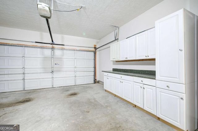 560 Windcroft Circle NW, Acworth, GA 30101