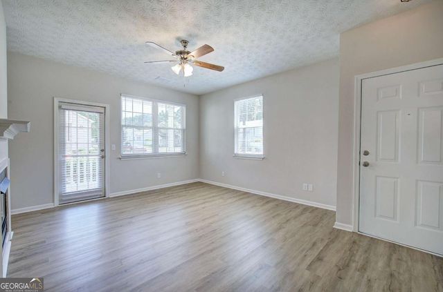 560 Windcroft Circle NW, Acworth, GA 30101