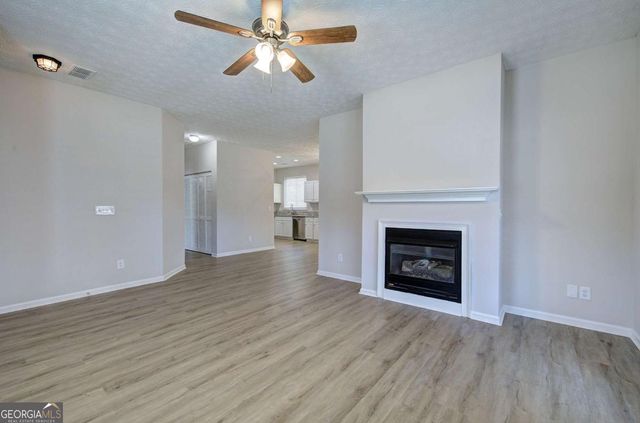 560 Windcroft Circle NW, Acworth, GA 30101