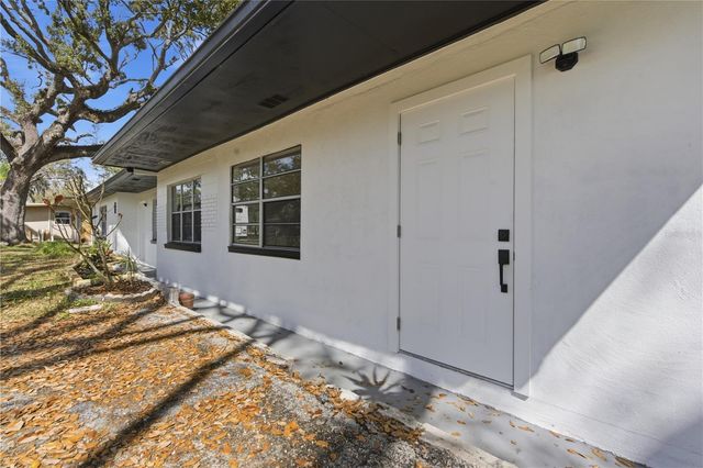 10945 N BOULEVARD, Tampa, FL 33612