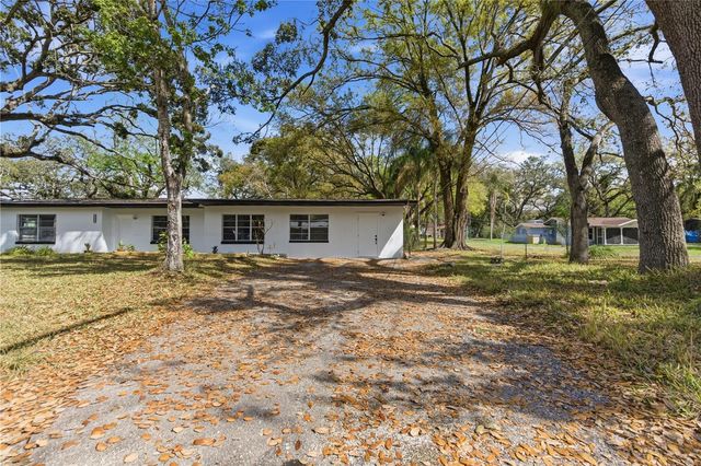 10945 N BOULEVARD, Tampa, FL 33612