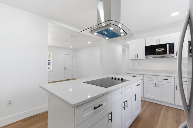 10945 N BOULEVARD, Tampa, FL 33612