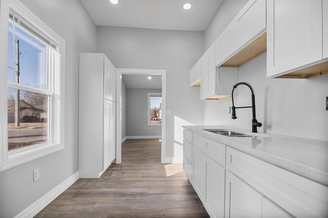 2601 E 11th St N, Wichita, KS 67214