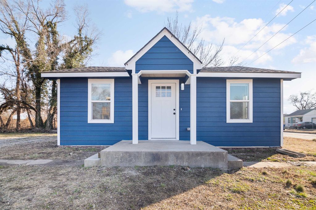 2601 E 11th St N, Wichita, KS 67214