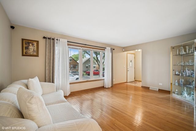 3231 N Osage Avenue, Chicago, IL 60634