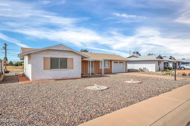11622 N DESERT HILLS Drive W, Sun City, AZ 85351
